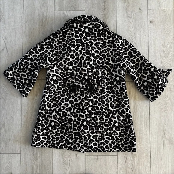 Women’s Forever 21 Leopard Print 3/4 Bell Sleeve Textured Snap Front Coat - Picture 3 of 7